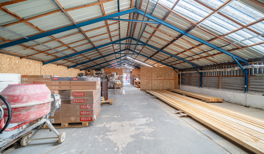 BOSEN | Skladová hala 334 m2, parkovanie, Záhorská Bystrica