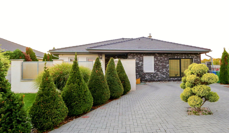 BOSEN | Na predaj výnimočný 5+1 izbový zariadený rodinný dom