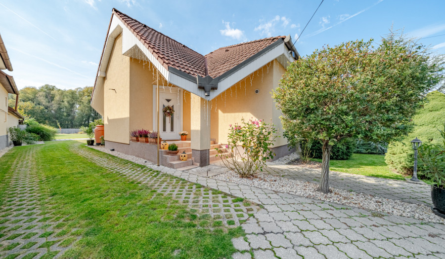 BOSEN | 3 izbový rodinný dom s veľkorysým pozemkom 1369 m2 v obci Ňárad,  Dunajská Streda