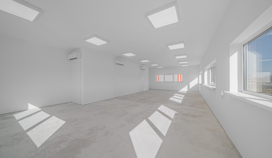 BOSEN | Administratívny priestor v novopostavenej hale, Stupava