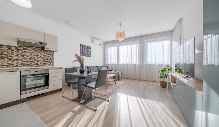 Moderný 2-izbový byt s loggiou a parkovaním - Dunajská Lužná