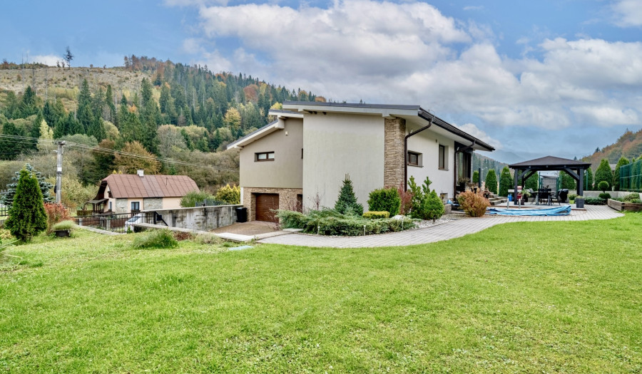 BOSEN | Modern Family House with Swimming Pool, Double Garage, 883 m², 7 km from Terchová – Kubíková