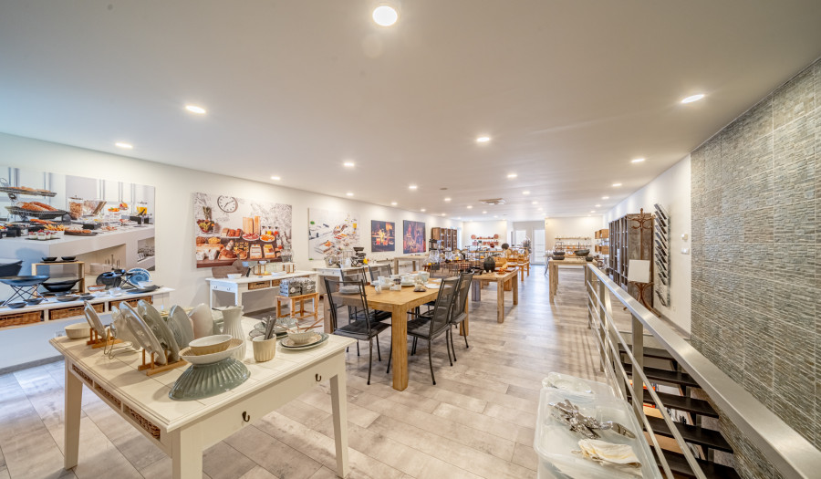 BOSEN | Areál s budovou, skladom a dostatkom parkovania