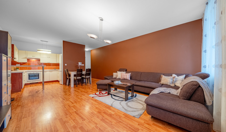 BOSEN | Priestranný 3 izbový byt v komplexe Koloseo, 90 m2