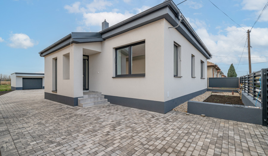 BOSEN | Moderný rodinný dom 147 m2 s veľkou záhradou, garáž, pivnica, Veľké Dvorníky