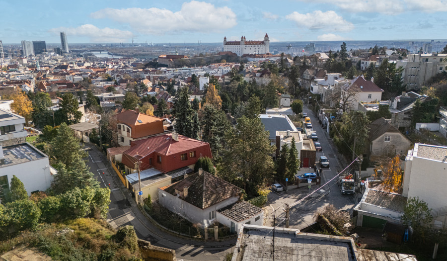 BOSEN | Jedinečná ponuka – rodinný dom na Partizánskej ulici, Staré Mesto