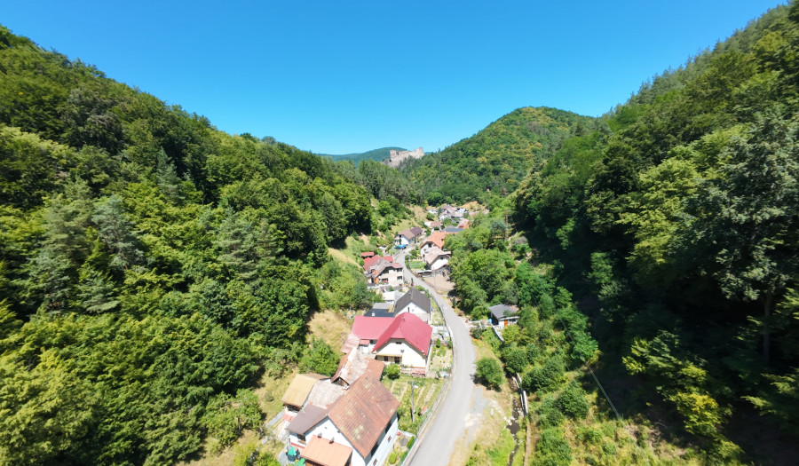 LOYALTERS | menší rodinný dom v Šášovskom Podhradí