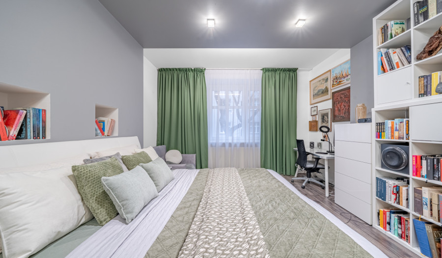 BOSEN | mestský elegantný 2-izbový priestranný byt s lodžiou v tichej časti Starého Mesta, Bratislava