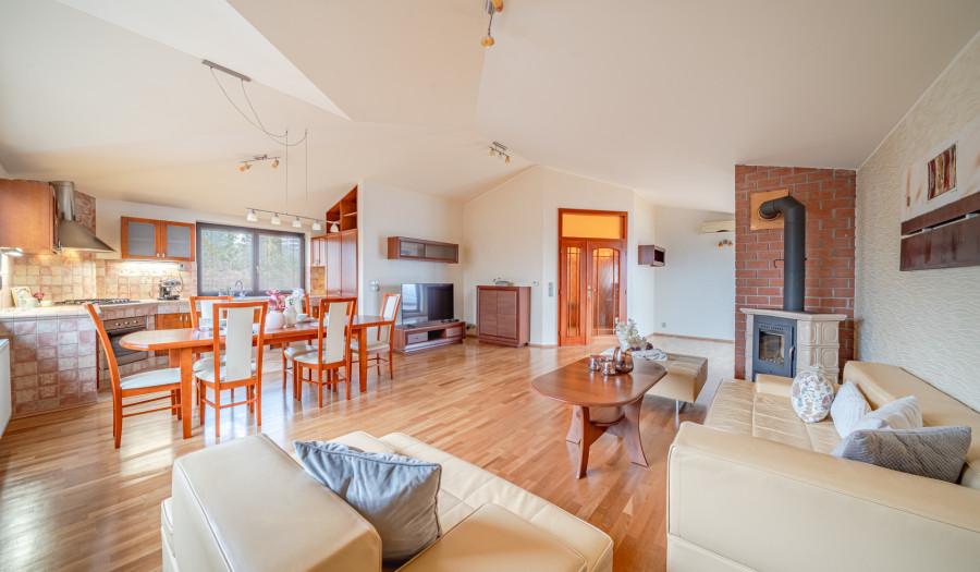 BOSEN | Priestranný 4-izbový byt 140 m² s 40 m² terasou – Hradný kopec, panoramatický výhľad