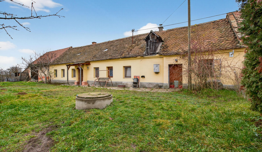 BOSEN | Na predaj starší rodinný dom s veľkorysým pozemkom, Moravský Svätý Ján