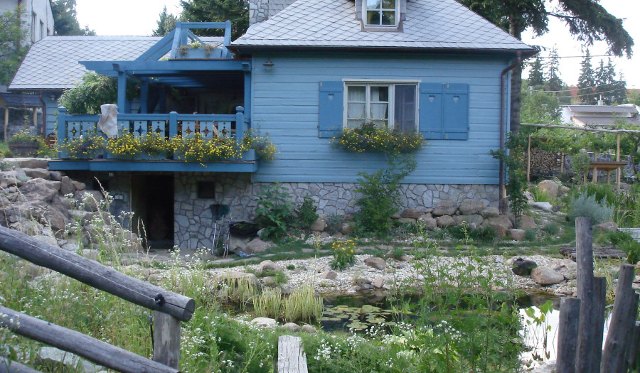 BOSEN | Romantická chalúpka pri vodnom mlyne, Modra - Harmónia