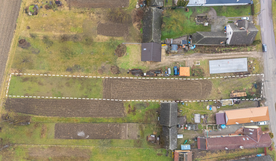 BOSEN | Na predaj stavebný pozemok 1813 m2 - Adamovské Kochanovce