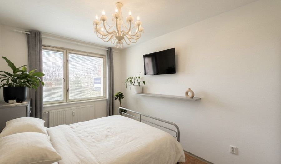 BOSEN | Praktický 4 izb.byt s loggiou a pivnicou, pôvodný stav, Vrakuňa, Vŕbová, 84 m2