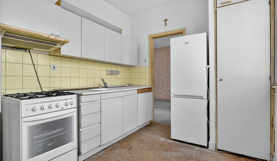 BOSEN | 4 izbový byt, pôvodný stav, Dúbravka,  80,39 m2