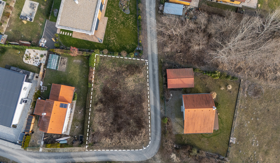 BOSEN | Stavebný pozemok s projektom priamo pri Vojčianskom jazere