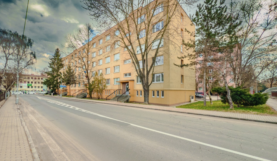 BOSEN | 3 izbový byt s balkónom na ulici A.Bernoláka.