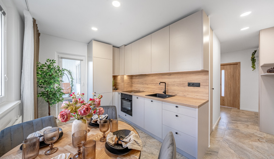 BOSEN | Kompletne zariadený, zrekonštruovaný 3-izbový byt s loggiou, 76,8 m2, Lamač, Studenohorská