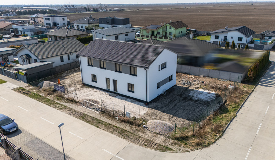 BOSEN | 5 izb. rodinný dom v dvojdome, 20 minút od BA