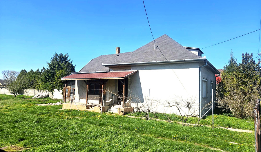 BOSEN | 3 izbový rodinný dom s garážou, Vrakúň