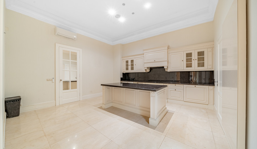 BOSEN | Exclusive 5-room apartment, Gorkého - Motešických Palace