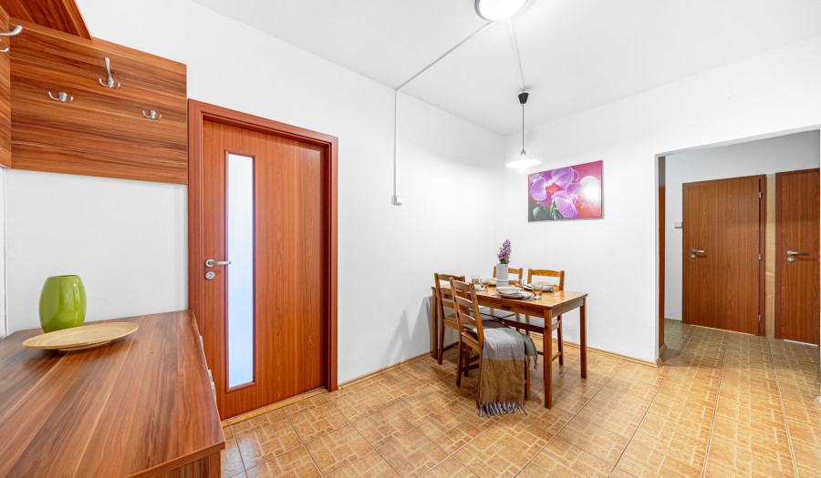 BOSEN | 3- izbový priestranný byt, Beňadická ulica - Petržalka, 74 m2, dve lodžie