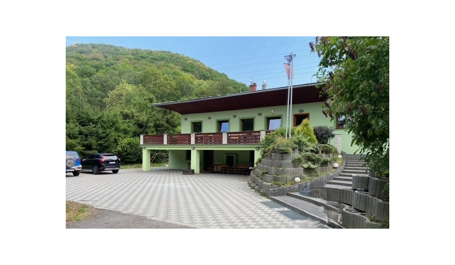 LOYALTERS | Predaj rekreačného domu s veľkým pozemkom, Zvolen – Červený Medokýš