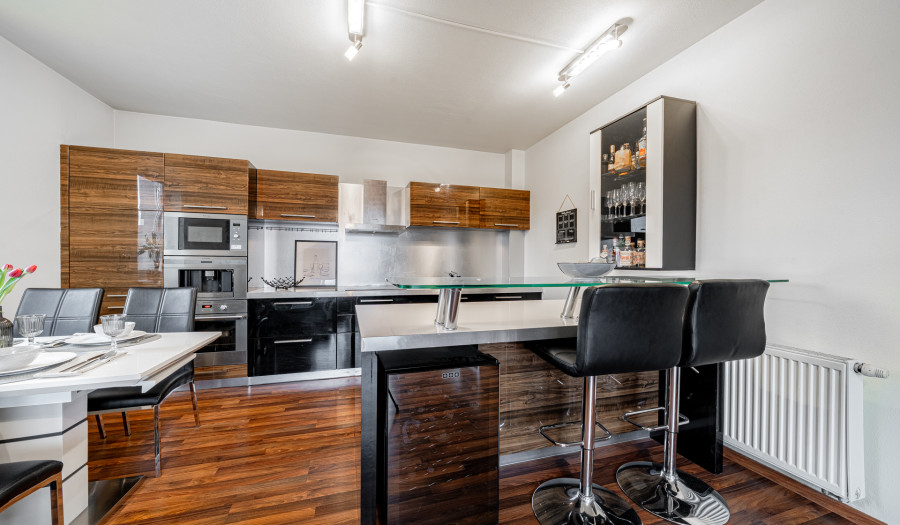 BOSEN|3-izb.byt s garážou, šatníkom a pracovňou v Bratislave