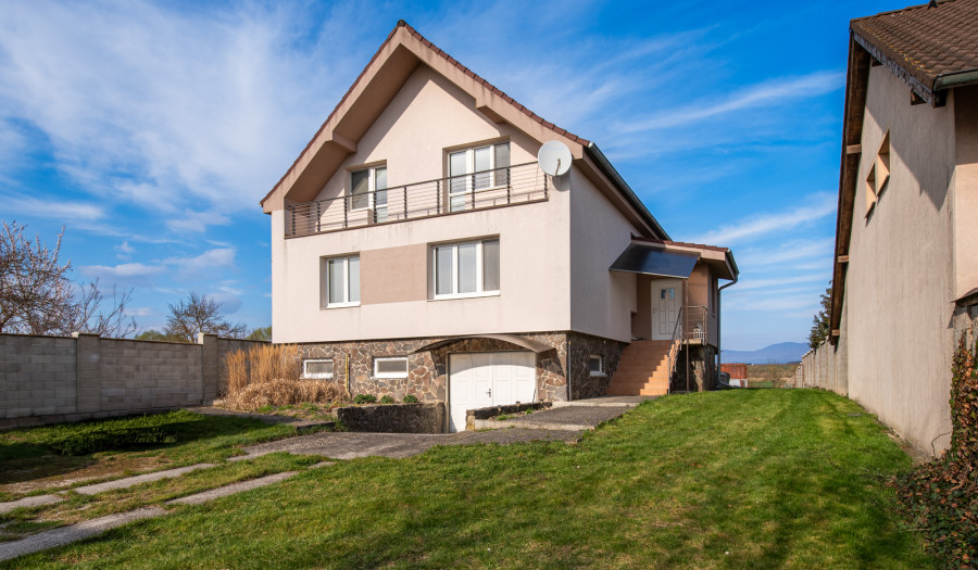 BOSEN | Na predaj rodinný dom s pozemkom o výmere 1967m²- Bánovce nad Bebravou
