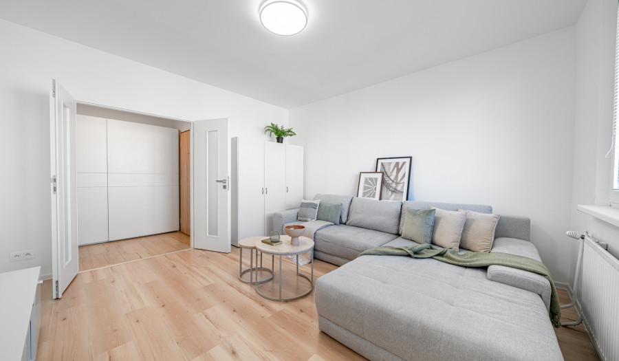 BOSEN | Svetlý 1 izbový byt s balkónom - zariadený, 36,38 m2
