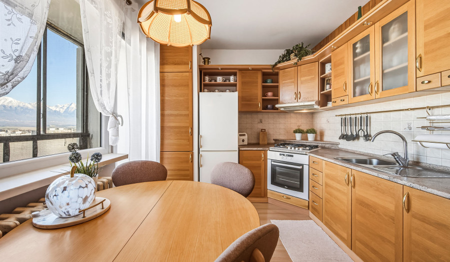 BOSEN | Na predaj slnečný 3-izbový byt s loggiou v Poprade