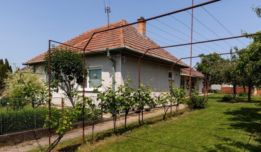 BOSEN | Rodinný dom v tichej ulici, Veľké Chyndice
