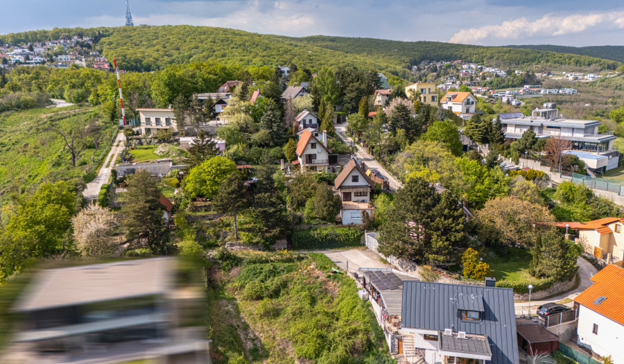 BOSEN | Koliba – pozemok s výhľadom na Bratislavu - súkromný areál, celoročné bývanie aj relax