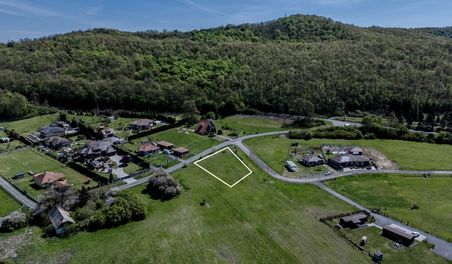 BOSEN | Pozemok na výstavbu rodinného domu, Ratka, 911m2