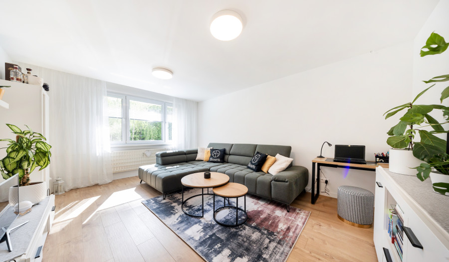BOSEN | REZERVOVANÉ | Zrekonštruovaný 3-izb byt s loggiou, 82 m², Petzwalova