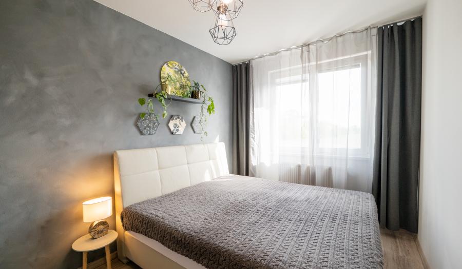 BOSEN I 2 izbový byt v obci Hamuliakovo, vyhradené parkovanie.Pet friendly