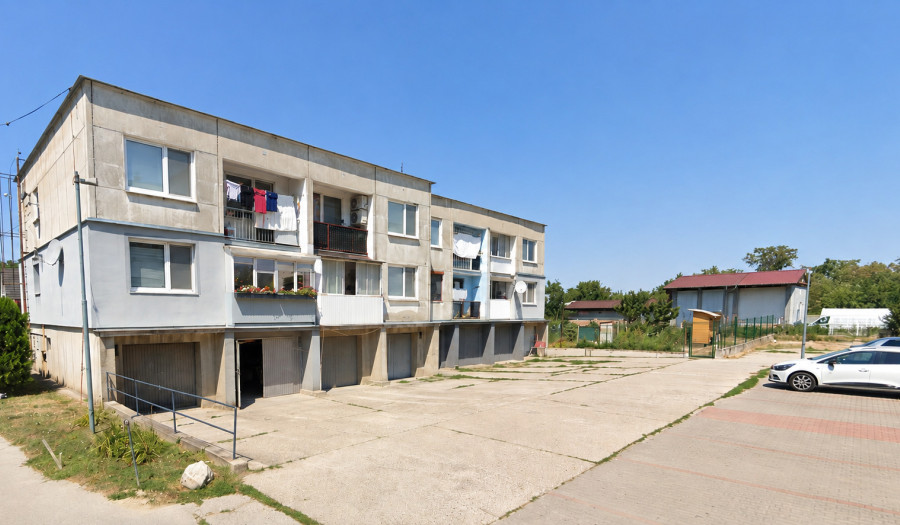BOSEN |  3,5 izbový byt + 2x garáž a záhradka, Kráľová pri Senci