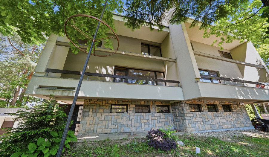 BOSEN | 8 izbový rodinný dom s dvoma bytovými jednotkami, Bratislava - Karlova Ves
