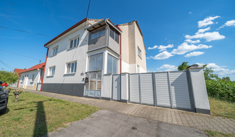BOSEN | 7 izbový rodinný dom na pozemku 4 099 m², Kopčany
