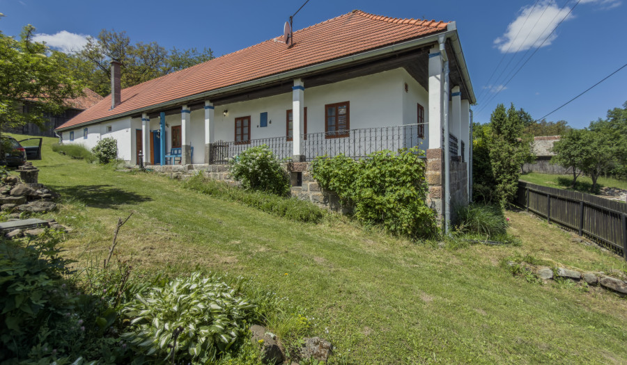 BOSEN | Na predaj rozprávkový rodinný dom v obci Lentvora, 6631m2.