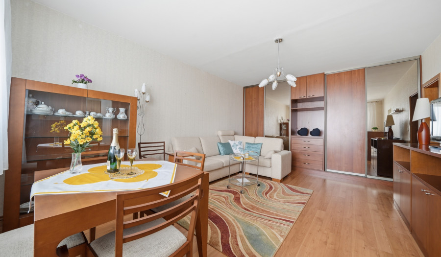 Pekný 2 izbový byt s loggiou, Bratislava - Podzáhradná