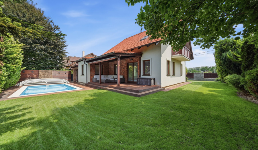 BOSEN | 6 izbový dom s bazénom a wellness, Zálesie, 262 m2