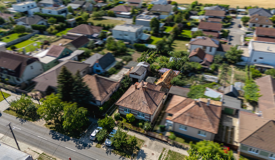 BOSEN | Stavebný pozemok s rodinným domom na zbúranie alebo rekonštrukciu, Chorvátsky Grob, 801 m²