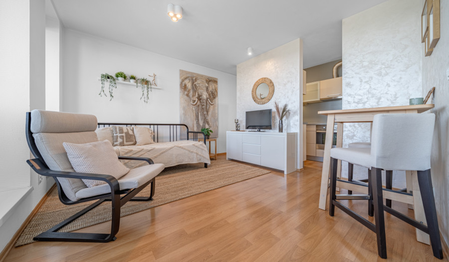 BOSEN | Klimatizovaný 1 izbový byt s balkónom, Horská ul.