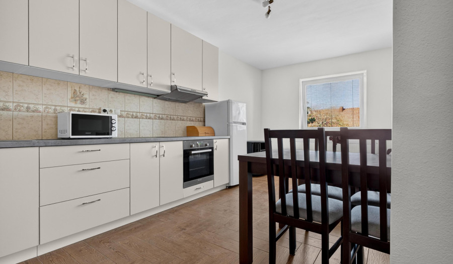 BOSEN |  2 izbový byt s balkónom vo Veľkých Levároch