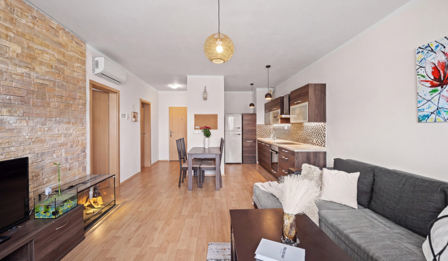 BOSEN | Klimatizovaný 2 izbový byt s garážovým parkovacím miestom, Budatínska 57m2