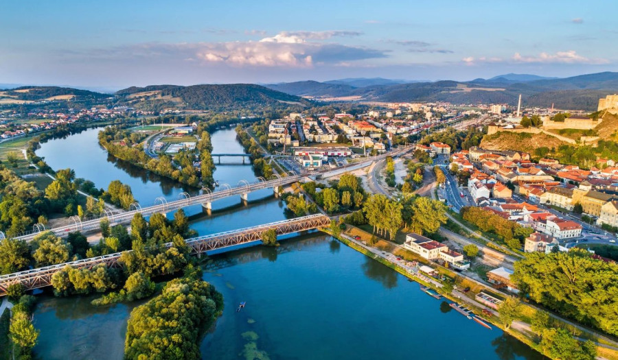 BOSEN | Pozemok pre administratívu, výrobu, sklady a logistiku pri D1, Trenčín – Záblatie