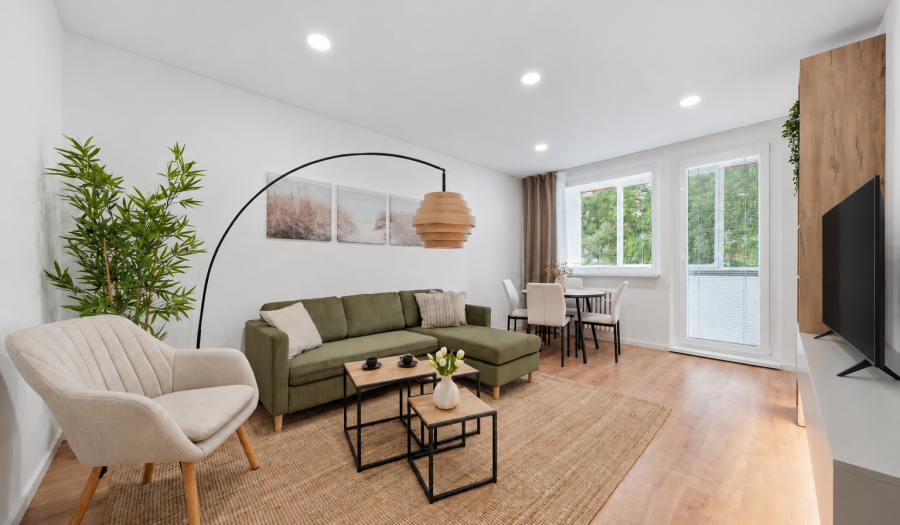 BOSEN | Zrekonštruovaný a zariadený 3 izbový byt s loggiou, 71,55 m², Karola Adlera, Dúbravka