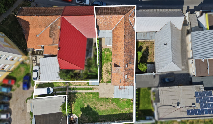 BOSEN | Dom s prenajatými obchodnými priestormi BnB centrum - 586 m²