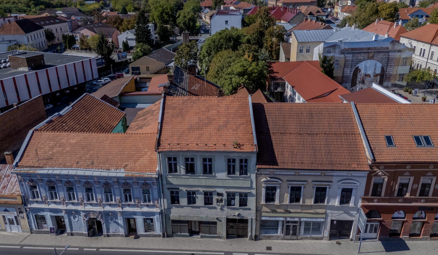 BOSEN | Prevádzková budova s veľkým potenciálom, Lučenec centrum.