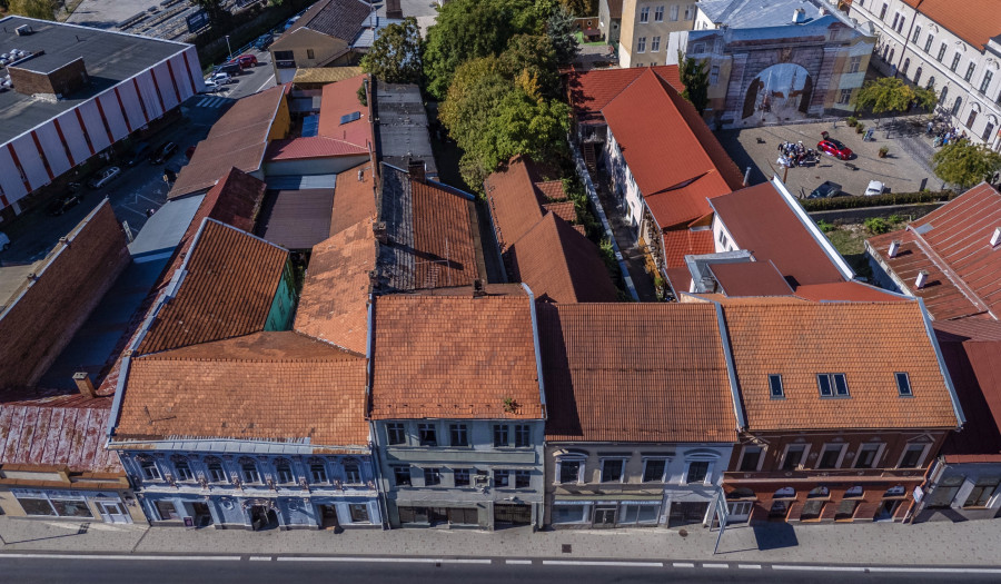BOSEN | Prevádzková budova s veľkým potenciálom, Lučenec centrum.